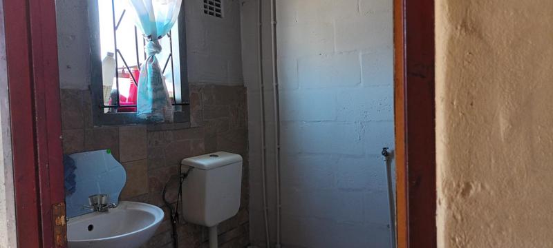 2 Bedroom Property for Sale in Pelikan Park Western Cape